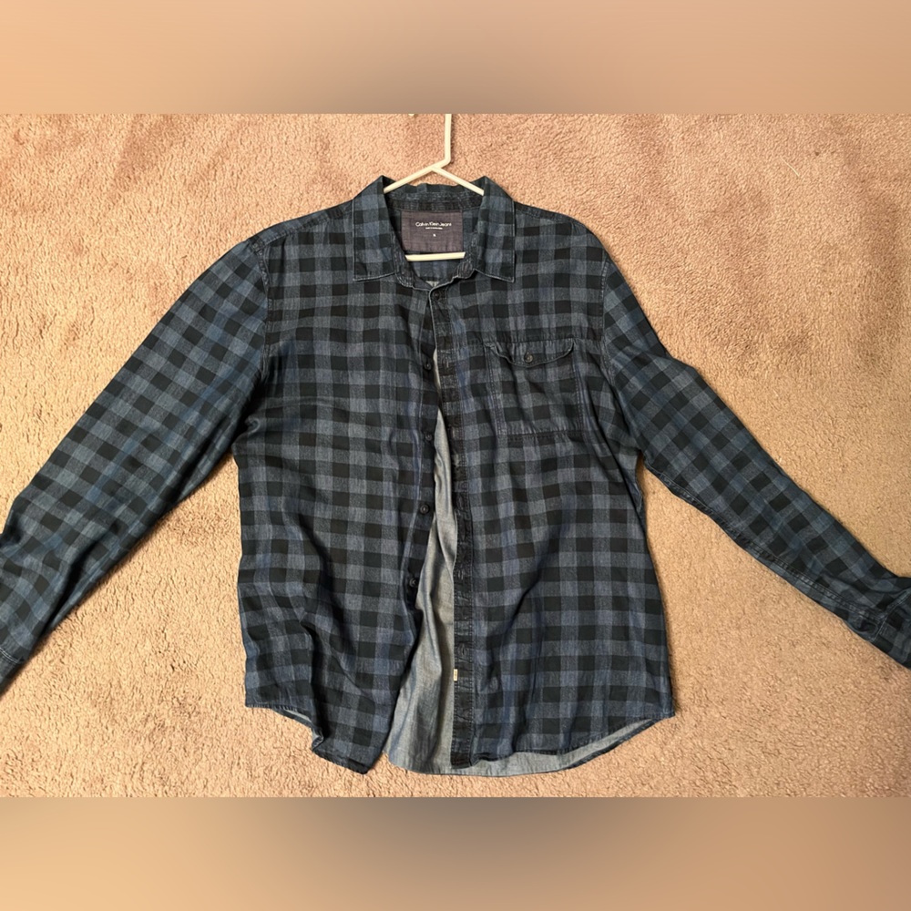 Calvin Klein two tone blue on blue button down men’s shirt XL